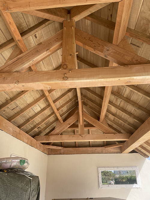 Charpente tradionnelle abri